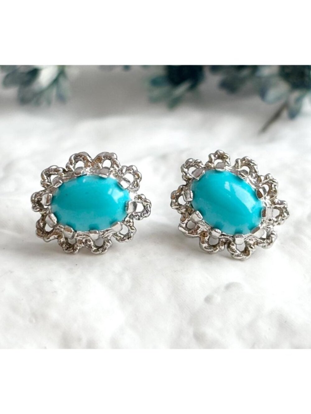 Sleeping Beauty Turquoise Scalloped Vintage Sterling Silver 925 Stud Earrings